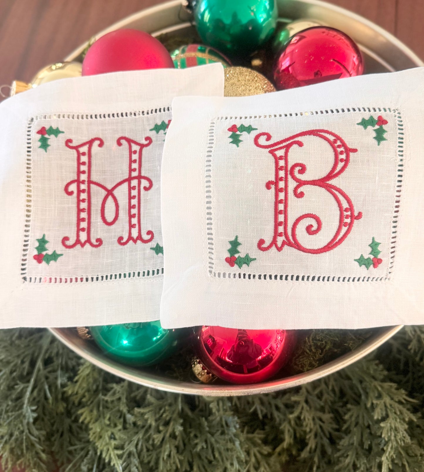 Holly Cocktail Napkin Set