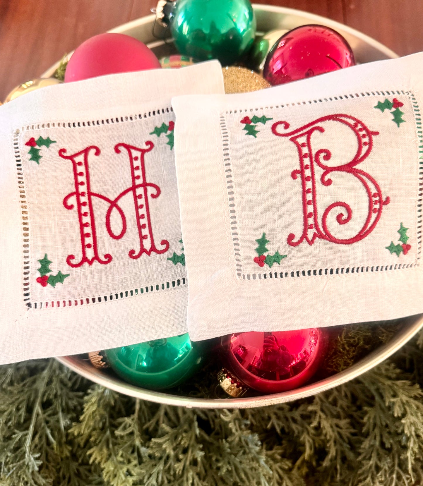 Holly Cocktail Napkin Set